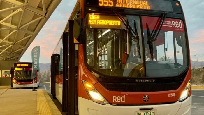 Conoce los nuevos buses del recorrido 555 que ya están en el aeropuerto y sus características