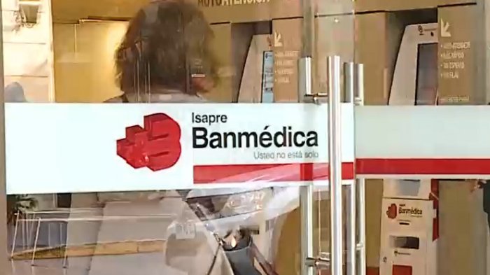 Isapres en jaque: Piden celeridad al gobierno para definir metodología para ajustes de planes