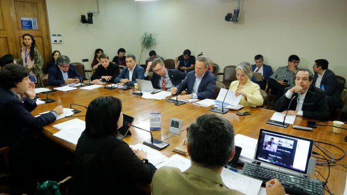 Oficialismo se divide entre aprobar y rechazar: ¿En qué está el proyecto de autopréstamo de las AFP?