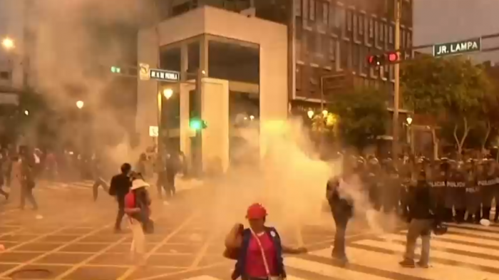 Toma de Lima: Intensas manifestaciones en Perú dejaron 1 muerto y 22 policías heridos