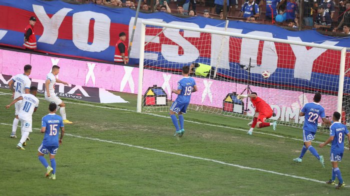Universidad de Chile arrancó con el pie izquierdo y cayó ante Huachipato en el Campeonato Nacional