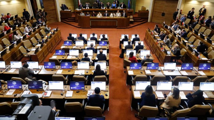 ¿A qué hora? Cámara votará este martes a primeros expertos que conformarán Consejo Constitucional