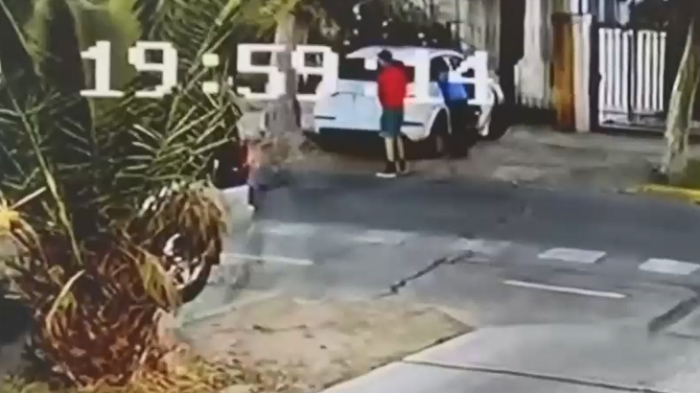 Violento portonazo en Ñuñoa: Menores de edad que andaban a pie amedrentaron a mujer a metros de su casa