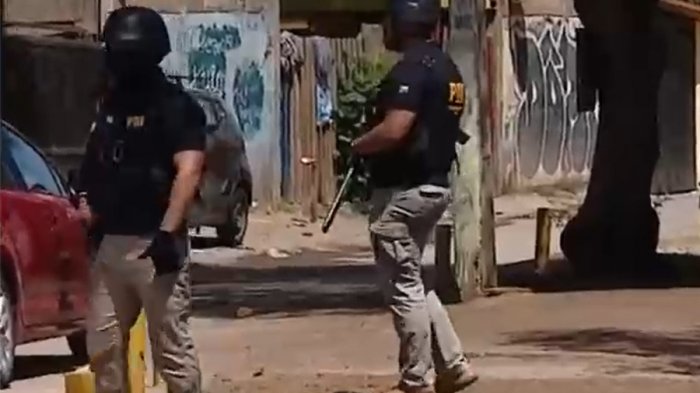 Realizan megaoperativo con allanamiento de casas para capturar a 