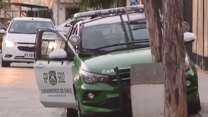 Carabinero se parapetó en su casa tras ser dado de baja: Tenía denuncias por VIF