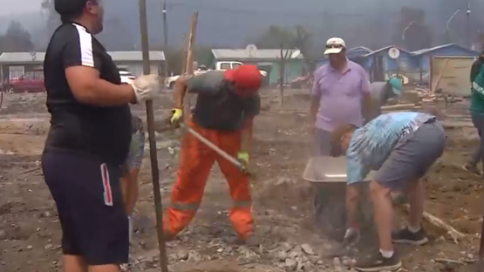 Comienzan los trabajos de limpieza y remoción de escombros: Focos de incendios en Purén fueron controlados