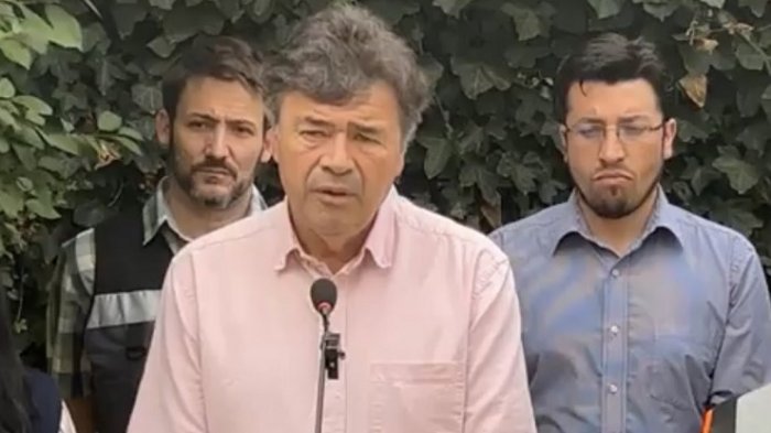 Ministro Valenzuela acusó que empleadores no están dejando faltar al trabajo a bomberos que combaten incendios