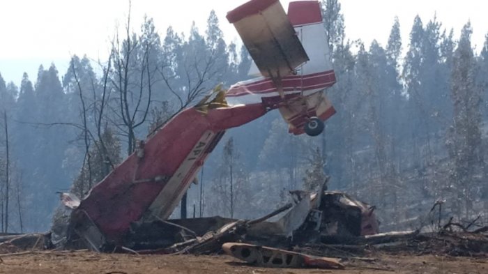 Completamente destrozado: Los registros de cómo quedó el avión forestal que capotó en Hualqui