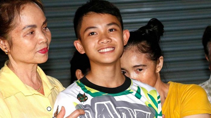 Estaba estudiando becado en Europa: Muere uno de los niños rescatados de cueva en Tailandia en 2018