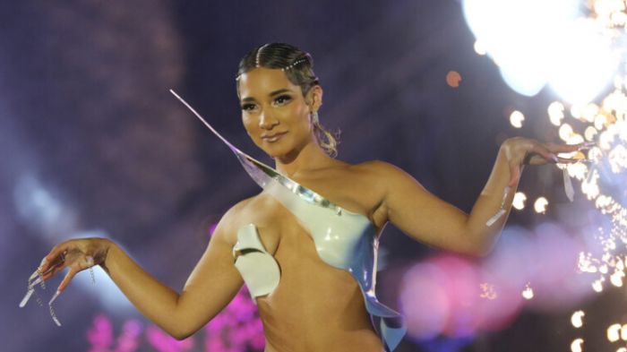 ¡Sus uñas se derretían! Así fue el innovador look de Princesa Alba en la nueva gala del Festival de Viña