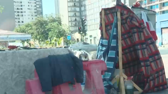 Han disminuido en un 57%: Autoridades informaron reducción de carpas y rucos en Eje Alameda-Providencia