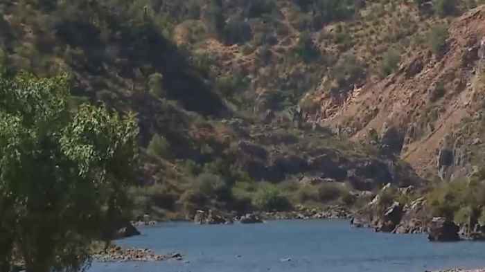 Familias interponen querella contra Central Rapel tras abrir las compuertas de la represa con ellos en el lugar