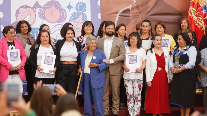 De anticonceptivos a bajo costo a sala cuna para Chile: Los anuncios del pdte. Boric en el marco de un nuevo 8M