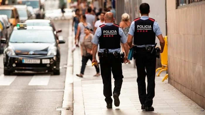 Conmoción en España: Menores de edad son acusados de violar a una niña de 11 años en baño de un mall