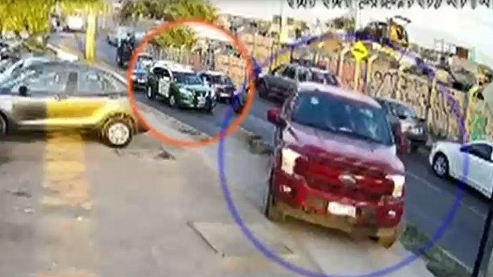 Camioneta se subió a la vereda para huir: Los nuevos videos del fallido asalto en losa del Aeropuerto