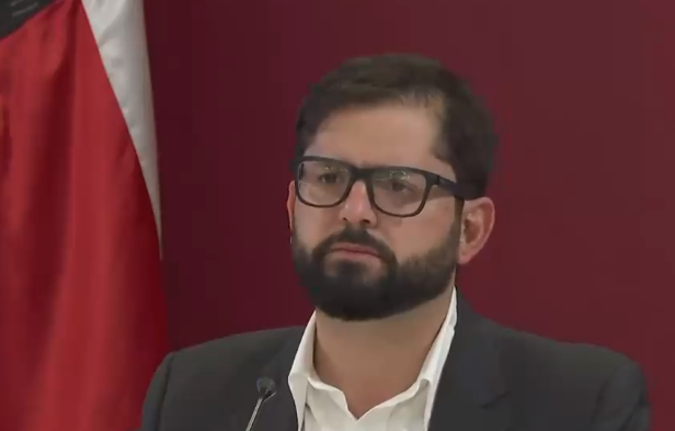 Fallida visita a Temucuicui, combate a incendios forestales y más: Los hitos del primer año del Pdte. Boric