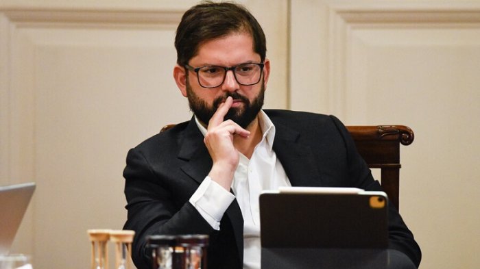 Pdte. Boric dice que condonación del CAE no es prioridad en educación, pero admite que 