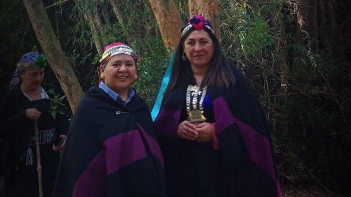 Mujeres celebraron el primer matrimonio mapuche entre personas del mismo sexo en La Araucanía