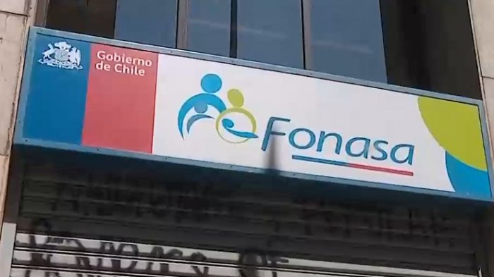 Crisis de isapres: Aumenta fuga de afiliados y gobierno alista proyecto que incluye seguro complementario