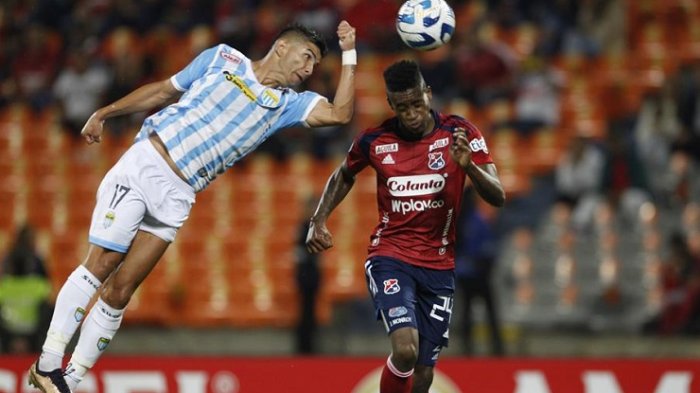 ¡Metió la mano! Así fue la insólita expulsión de Felipe Flores en la caída de Magallanes por la Libertadores