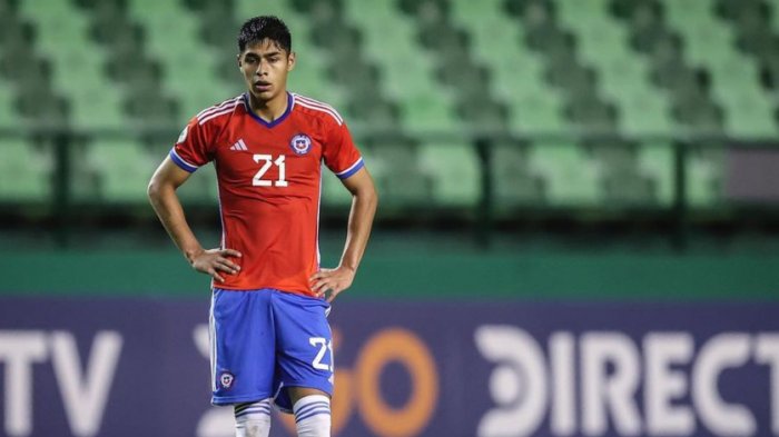 ¡Primera baja! Crack de la U fue liberado de la Roja a días de amistoso con Paraguay