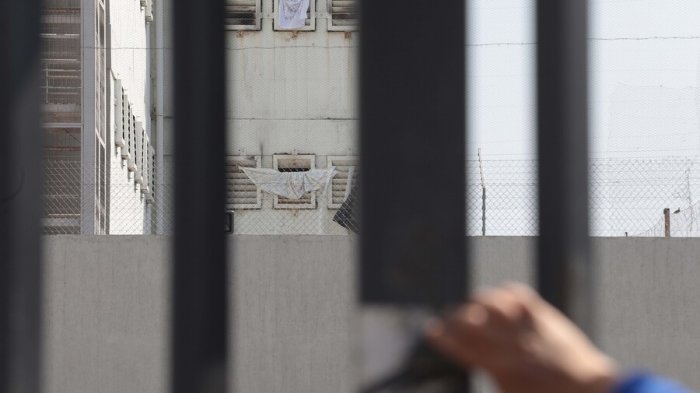 178 sujetos se fugaron de la cárcel: ¿Por qué hay tantas personas prófugas en Chile?