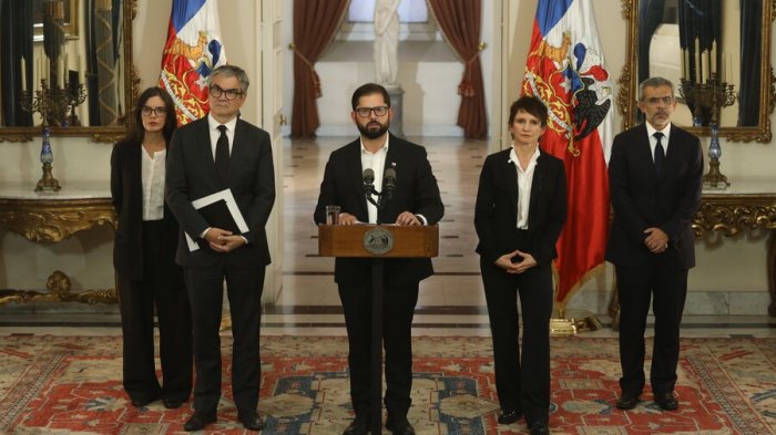 Incluye inyección extraordinaria de US$1.500 millones: Los anuncios del pdte. Boric tras crimen de carabinero