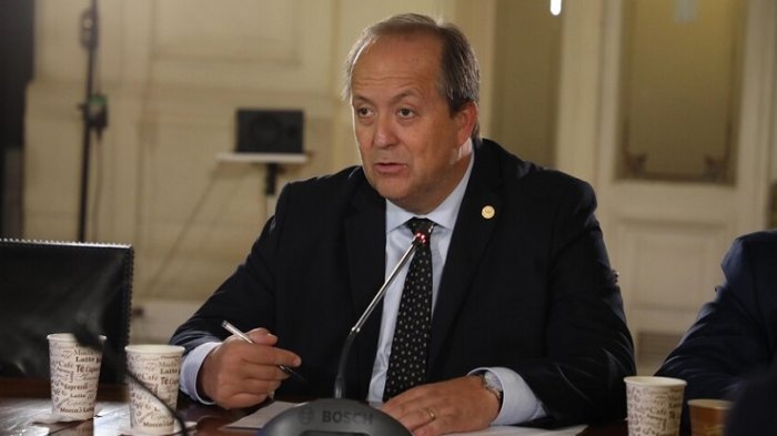 Aumenta debate por el 