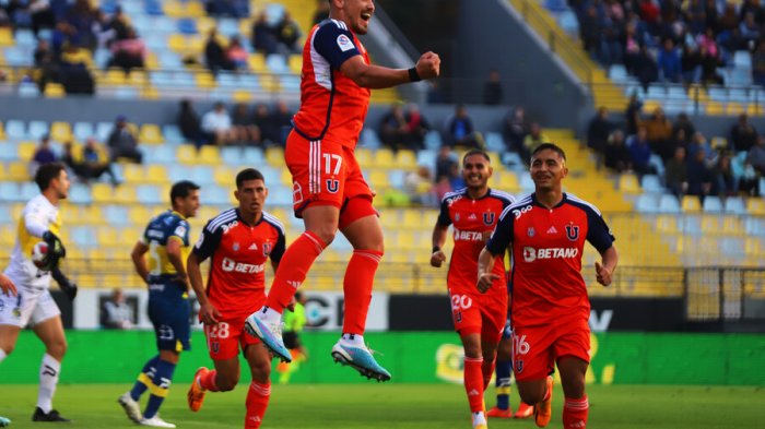 Se consolidan en la parte alta de la tabla: La U logró una importante victoria por 1-2 sobre Everton