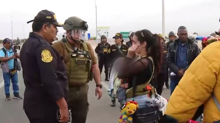 Crisis migratoria: Las historias detrás de las personas que buscan salir de Chile y que llevan días en la frontera