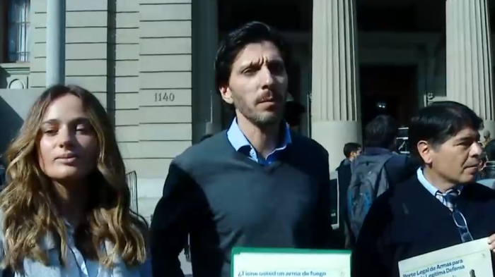 Agrupaciones piden legalizar el porte de armas al interior de vehículos ante hechos de delincuencia