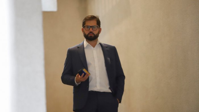 Pdte. Boric lleva 20 días sin responder preguntas: ¿Es parte de una estrategia comunicacional?