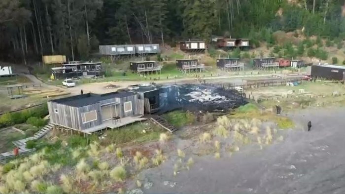 Hasta tenían vista al mar: Demuelen casas de lujo en toma VIP y habitantes se niegan a ser desalojados en Constitución