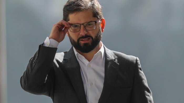 Pdte. Boric encabeza cónclave oficialista en Cerro Castillo tras resultado en elecciones del Consejo Constitucional