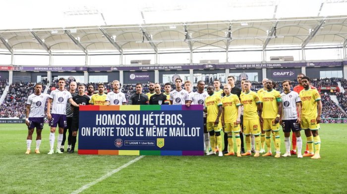 Jugadores del Toulouse quedaron fuera de citación tras negarse a usar camiseta con símbolo LGBTQ+