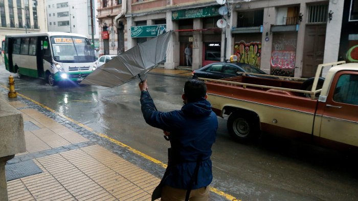 De Valparaíso al Biobío: Emiten aviso meteorológico por viento ante nuevo sistema frontal