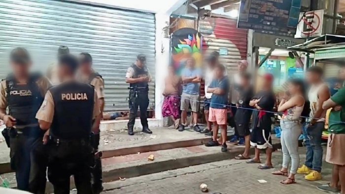 Al menos seis personas murieron tras brutal ataque armado contra restaurante en balneario de Ecuador