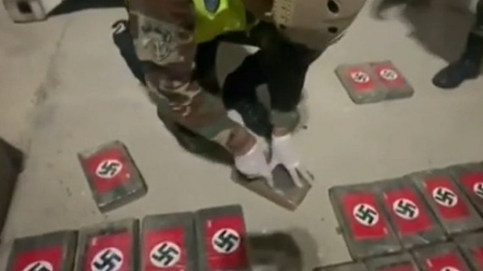 Incautan más de 50 kilos de cocaína en terminal portuario de Perú: Droga estaba envuelta con el símbolo nazi