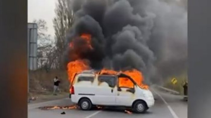 Carabineros logró capturar a numerosa banda que prendió fuego a vehículos en empresa logística de Lampa