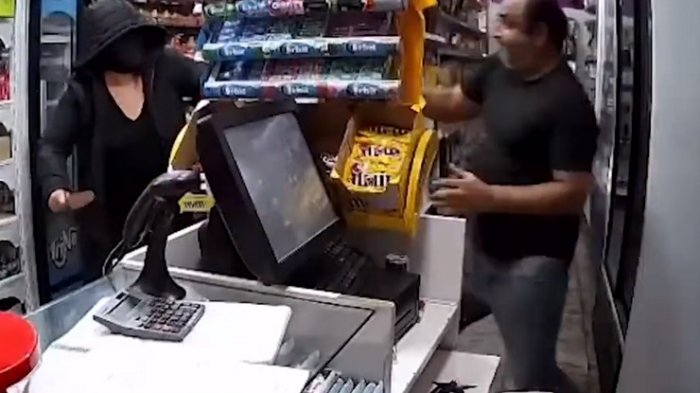 Mujer quiso asaltar un minimarket, pero todo salió mal: 