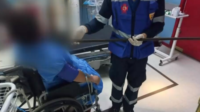 Delincuentes intentaron robar vehículo con lanza que impactó cuello de mujer en Caracautín