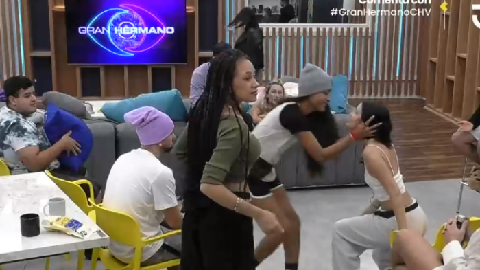 ¿El comienzo de algo más que una amistad? El intenso coqueteo entre Constanza y Viviana en Gran Hermano Chile
