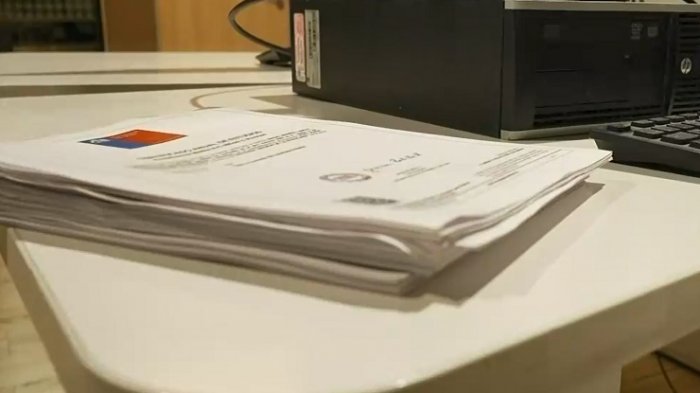 Cobraban cerca de $300 mil: El tráfico de certificados que tiene como sospechosos a funcionarios del Mineduc