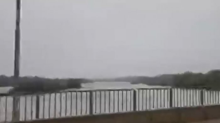 3 personas desaparecieron en el Maule: Bombero cayó al agua mientras realizaba un rescate en el río Ancoa