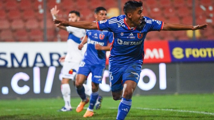 La U golpeó en los momentos precisos a una pobre UC y se quedó con el clásico universitario