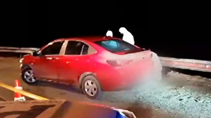 Les dispararon dentro de auto: Hallan dos cuerpos en un barranco en ruta de La Cruz