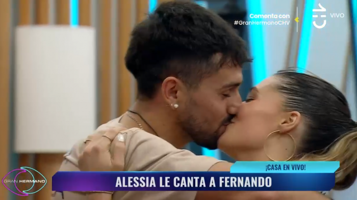 ¡Todo por la cena! Alessia cantó romántica canción y se la dedicó a Bambino en Gran Hermano Chile