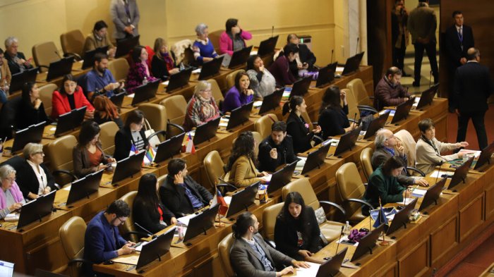 Cámara de Diputados aprueba cambios al reglamento y agresiones físicas arriesgan hasta 50% de la dieta parlamentaria