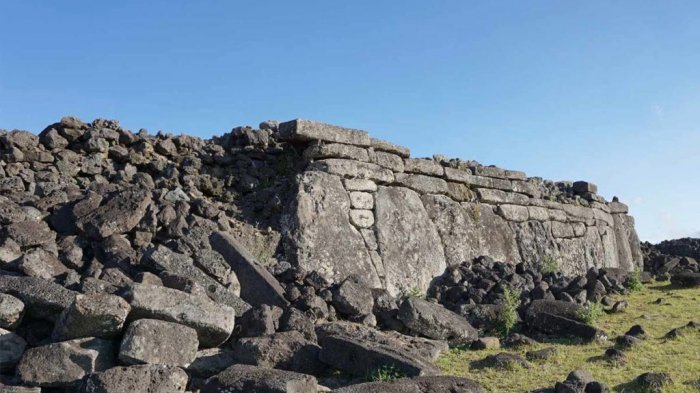 Tragedia en Isla de Pascua: Investigan muerte de turista canadiense que cayó de un acantilado