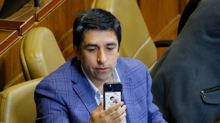 Diputado Héctor Barría (DC) fue internado de urgencia en Hospital Base de Osorno